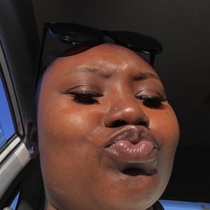 Meet your Posher, Tabitha